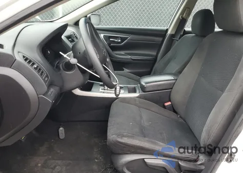 2015 Nissan Altima 2.5 из США, поврежденный, VIN 1N4AL3AP4FC258060